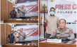 Kapolres Sumba Timur AKBP Gede Harimbawa Menjelaskan ke Awak Media Terkait kasus Pembuhan dan Kekerasan di Blok M, Matawai dan Menunukkan barang Bukti Parang Sumba yang digunakan untuk Membunuh dan Melukai korban [Foto: Heinrich Dengi]